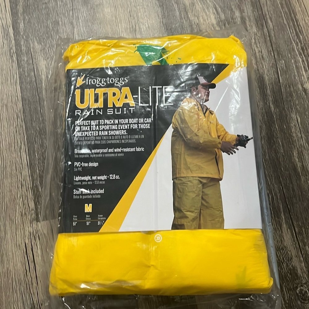 Frogg toggs Ultra-Lite rain suit bright yellow color size medium